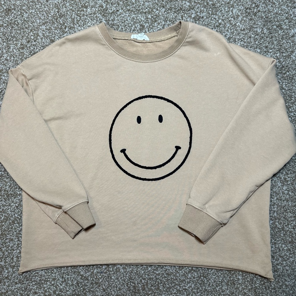 Patched cropped crewneck